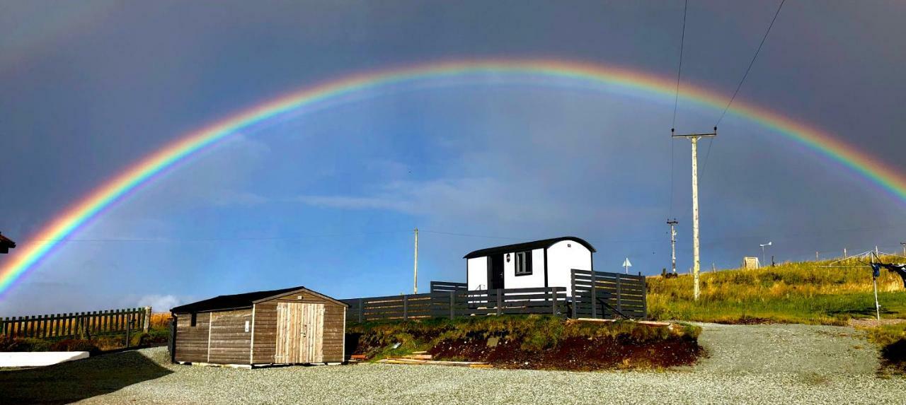 The Shepherds Hut Villa Lonmore Exterior photo