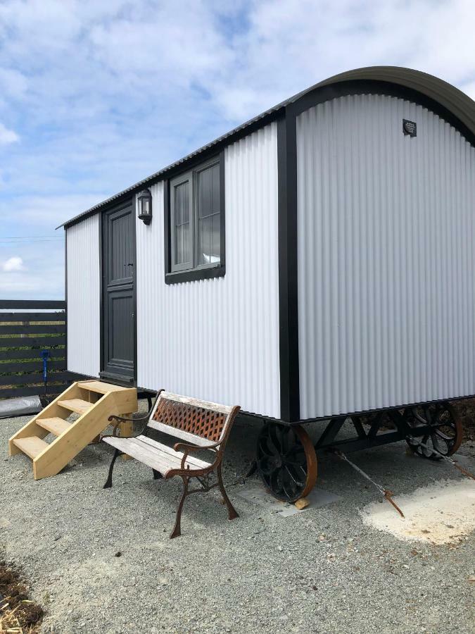 The Shepherds Hut Villa Lonmore Exterior photo